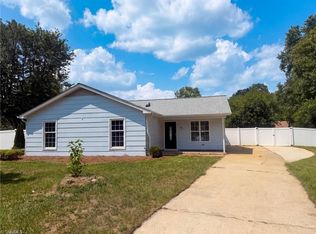 2 Cabot Ct, Greensboro, NC 27407