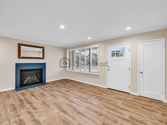 5th image of 14802 Bronson Ave