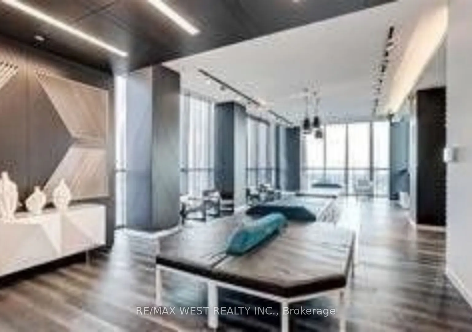 20 Thomas Riley Rd — Photo 3
