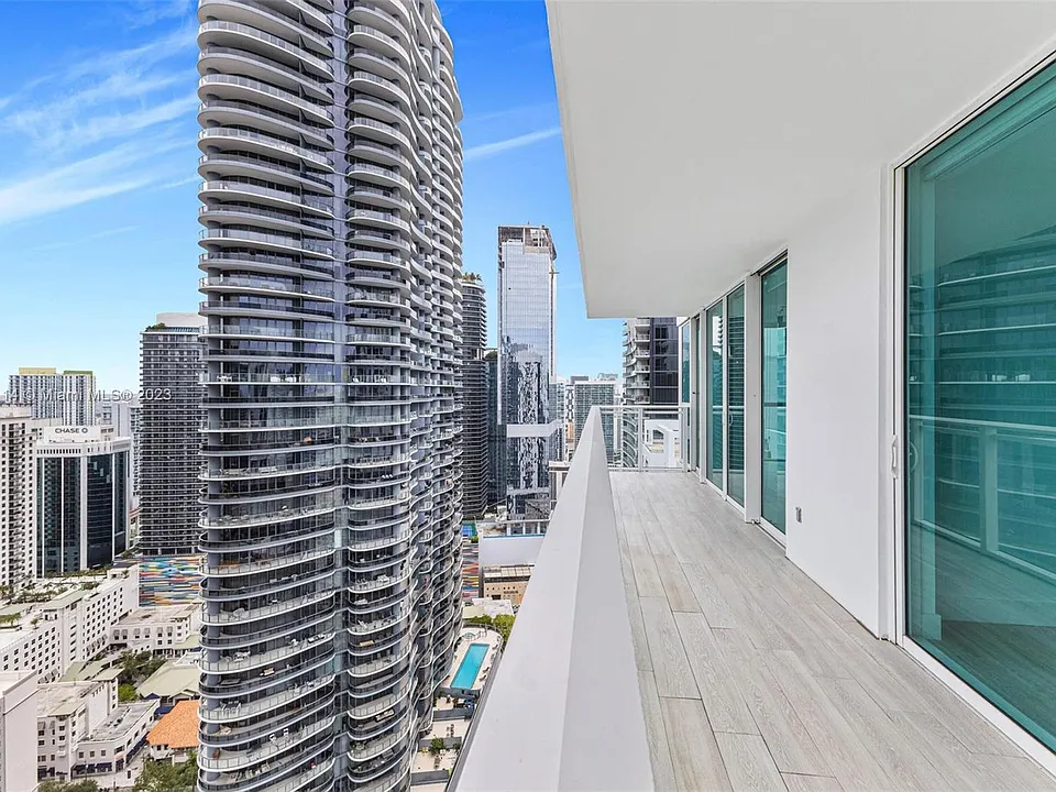 1080 Brickell Ave #3909