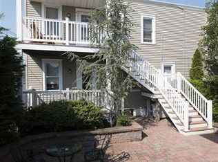 138 W Buttercup Rd, Wildwood Crest, NJ 08260