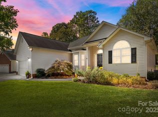 128 Birchwood Ct, Mount Holly, NC