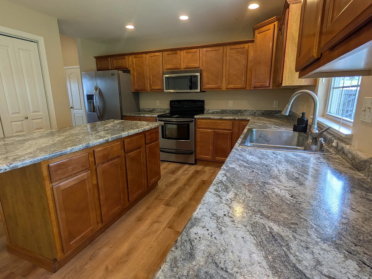 3 bed, 1628 sqft, $1,850 — Photo 4