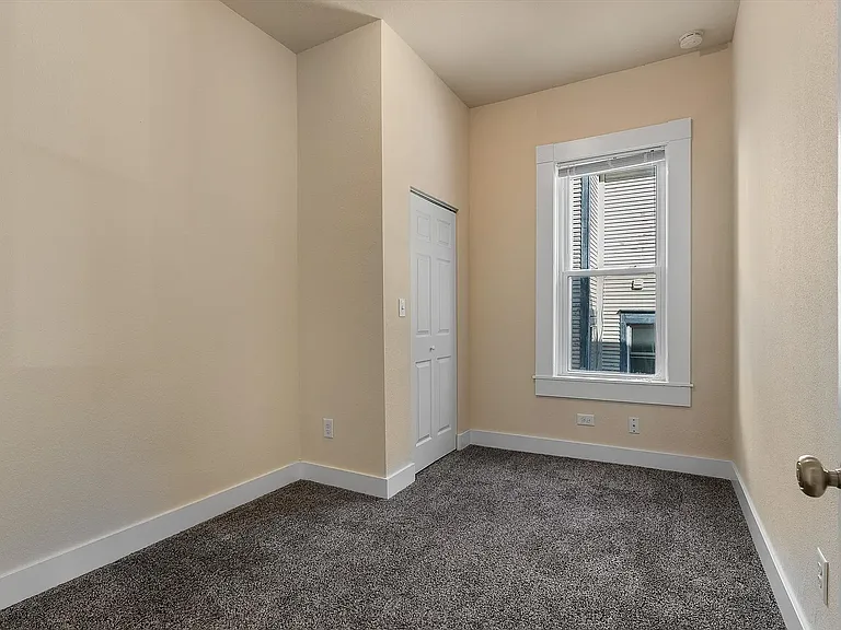 2716 N Murray Ave — Photo 10