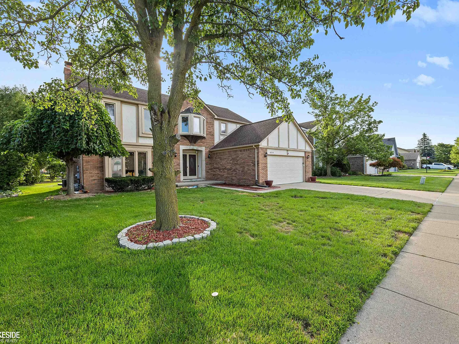 4 bed, 2.5 bath, 2998 sqft, $3,000 — Photo 4