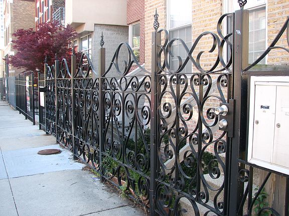 2nd image of 1308 N Greenview Ave APT 1F