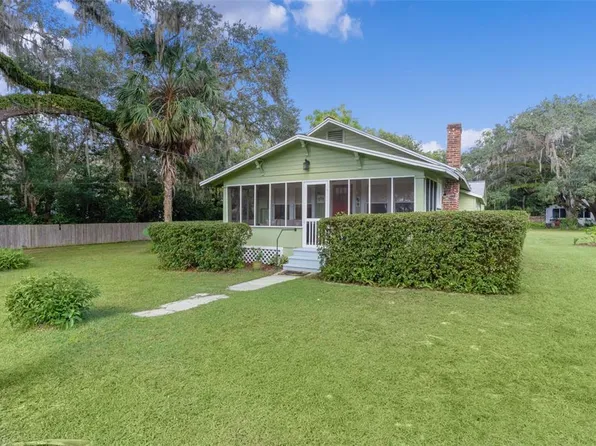 111 E McClendon St, Lady Lake, FL 32159