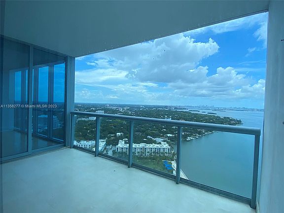 5th image of 601 NE 36th St APT 3309