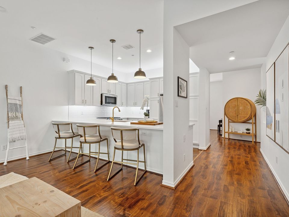 1st image of 4312 McKinney Ave APT 10