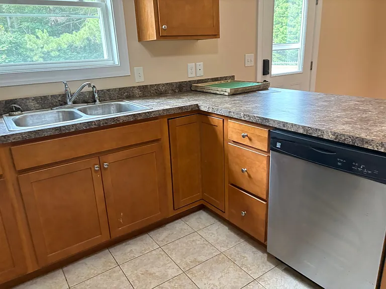 124 Deerfield Ln — Photo 5