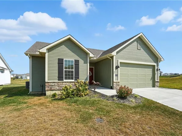 27008 E Olive Dr, Lees Summit, MO 64086