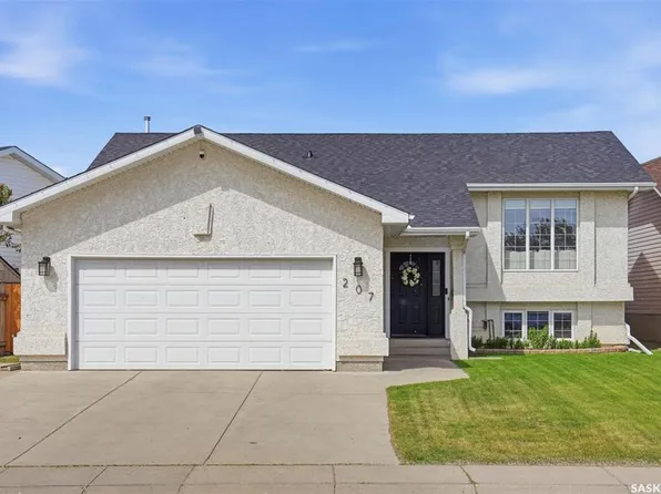 207 Sumner CRESCENT, Saskatoon, SK S7L 7L7