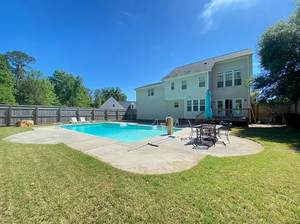 111 Gibbons Dr, Garner, NC 27529