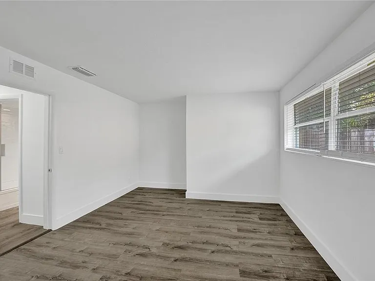 5981 NE 22nd Way — Photo 22