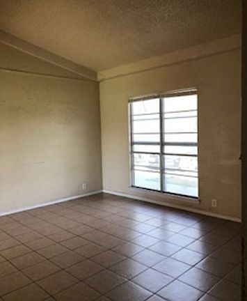 4th image of 3022 Cumbre Dr