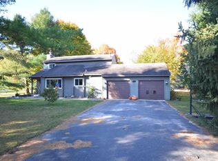 7907 S Shoreside Dr, Traverse City, MI 49684