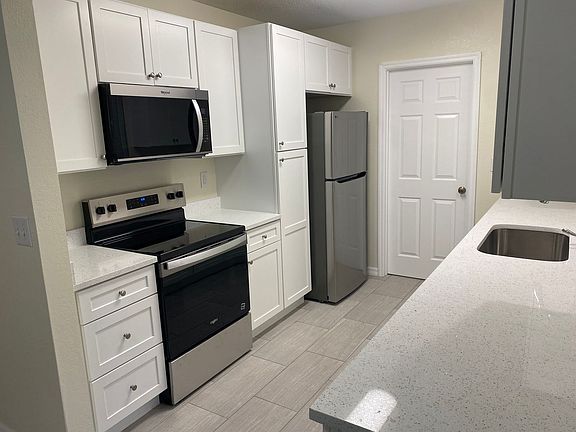 2nd image of 640 Poinsettia Dr