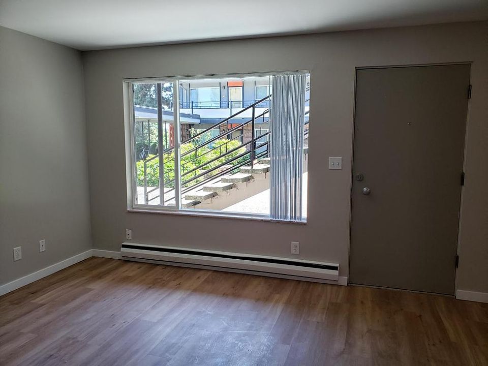 1st image of 11521 26th Ave NE APT 6
