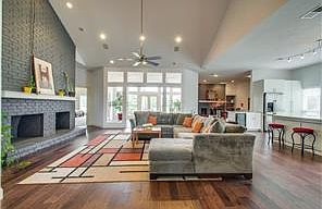 3rd image of 218 Oakmont Dr