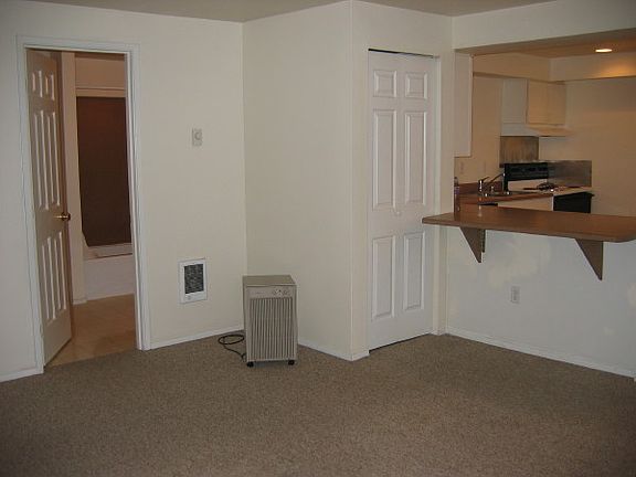 3rd image of 12741 35th Ave NE APT 8
