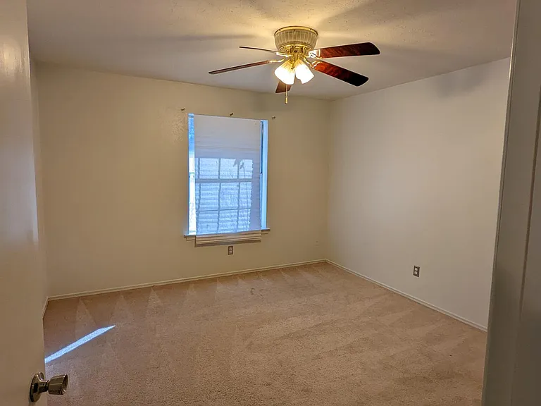 429 Sheffield Dr — Photo 13