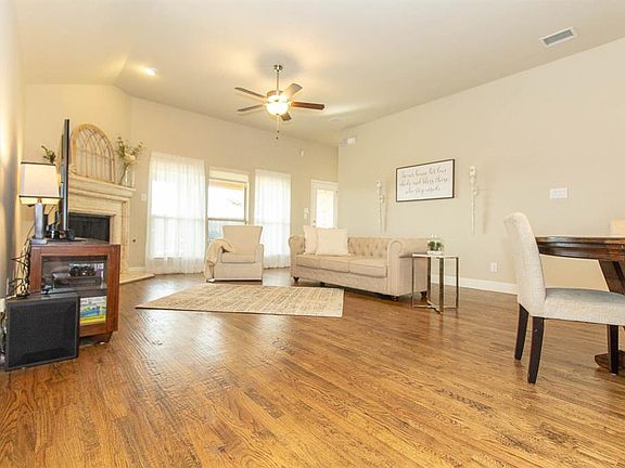 4th image of 2606 Thayne Dr