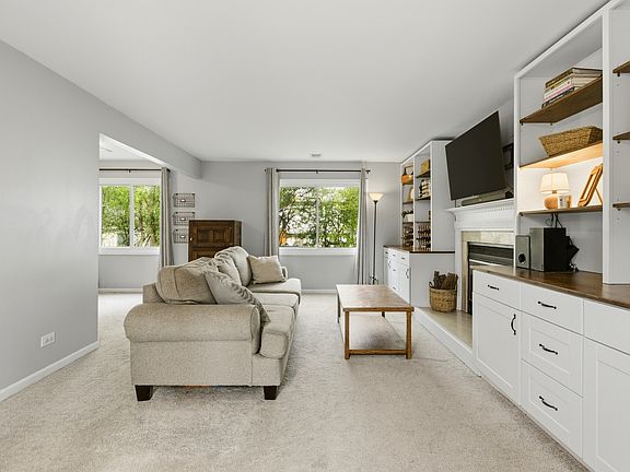 5th image of 404 Dover Dr