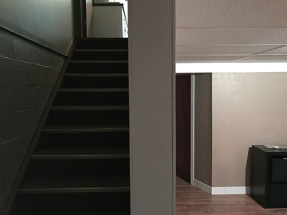 1st image of 584 Mawyer Dr