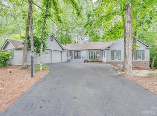 6 Sandy Cove Rd, Lake Wylie, SC 29710