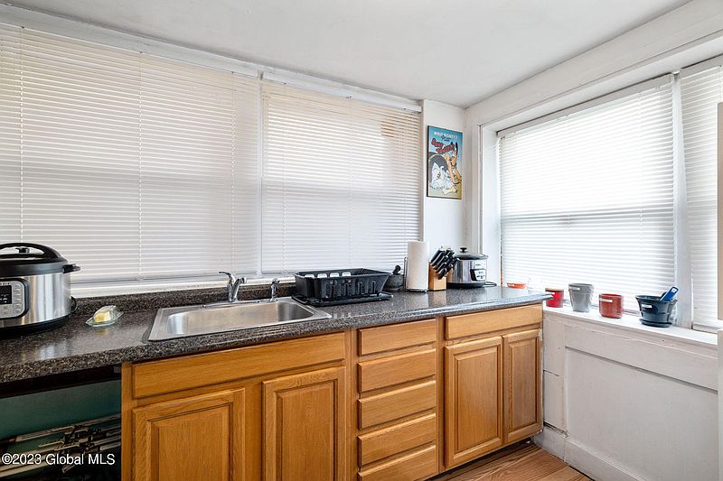 5th image of 14 Tyler Street