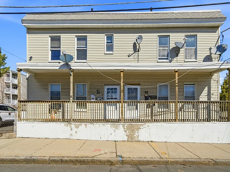 29-31 Auburn St #1R — Photo 16