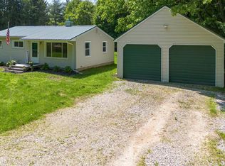 229 S Van Rd, Holly, MI 48442