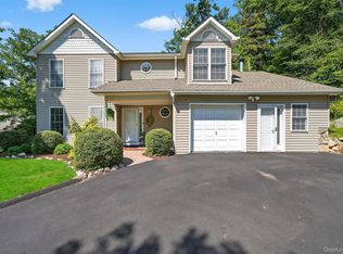 22 Fawnwood Ln, Fort Montgomery, NY 10922