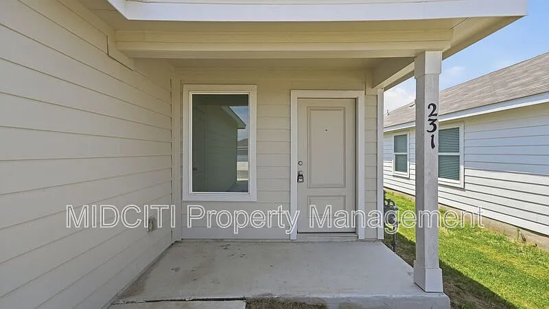 3 bed, 2.0 bath, 1266 sqft, $1,550 — Photo 2