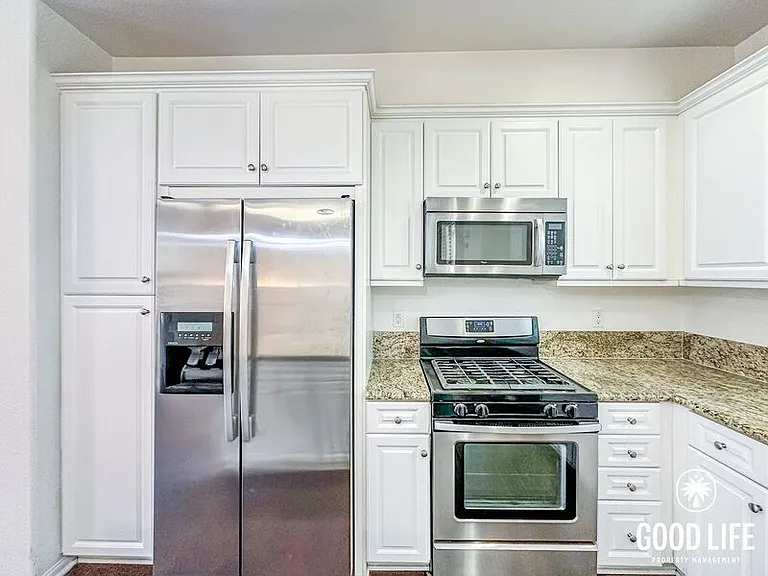 1823 Peach Ct #3 — Photo 2
