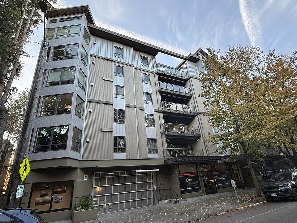 5001 California Ave SW #403