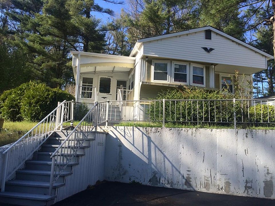 1st image of 6 Maplewood Dr