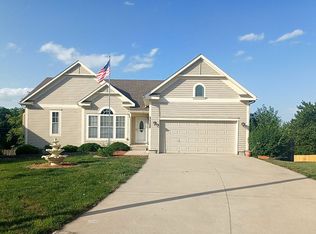 1117 NE Depot Dr, Lees Summit, MO 64086