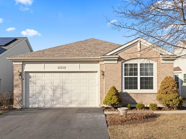 21302 Prince Lake Dr, Crest Hill, IL 60403