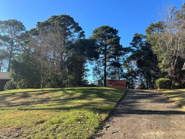1269 Schimek Dr, Columbus, GA 31903