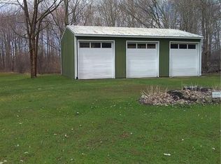 15270 Rock Creek Rd, Chardon, OH 44024