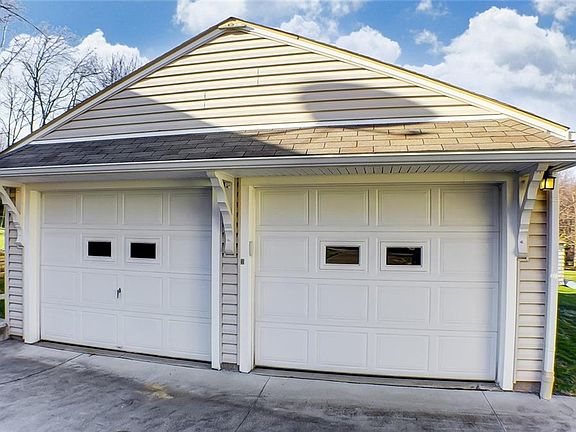 2nd image of 739 Norton Dr