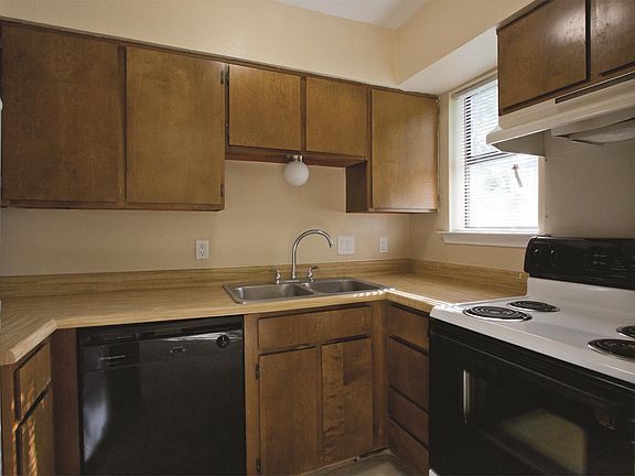 5th image of 326 Peach St APT E