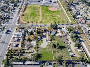 8449 Palmetto Ave, Fontana, CA 92335