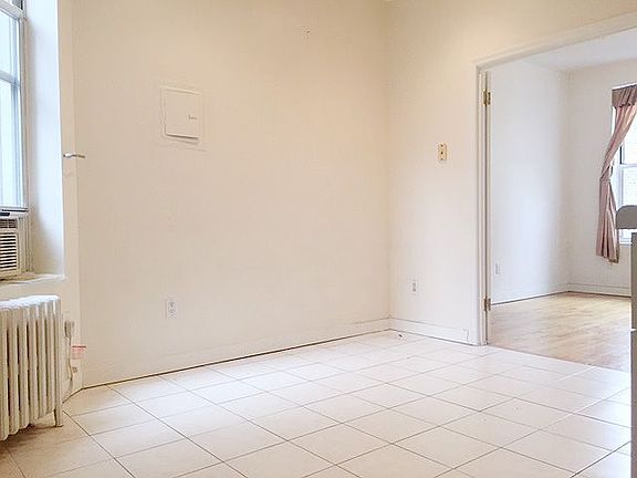 4th image of 320 E 81st St APT 20
