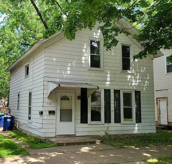 734 Jackson St — Photo 1