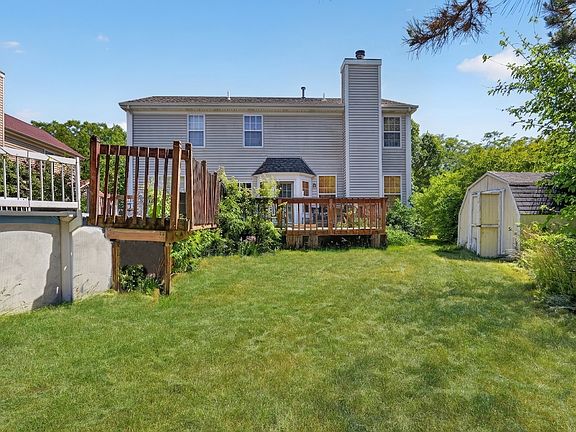 4th image of 1068 Cambridge Dr