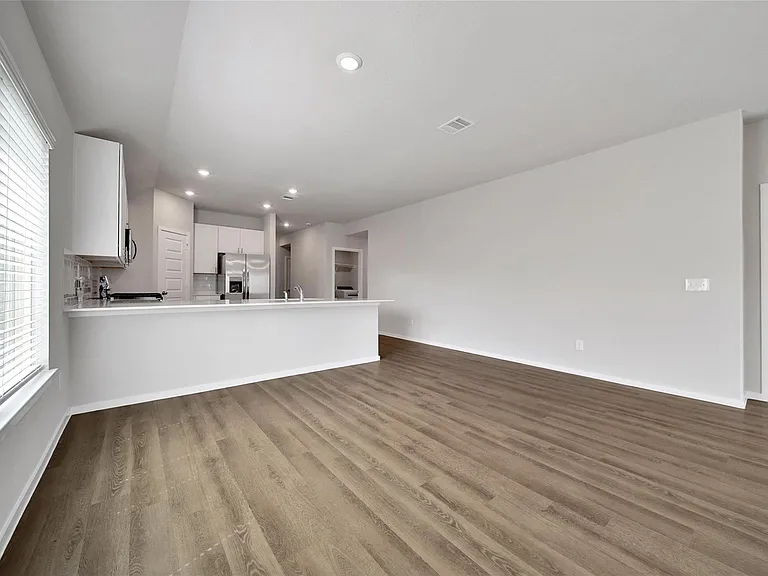 8007 Camphor Ct — Photo 7