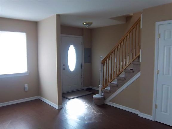 2nd image of 27 Cedar Grove Ct