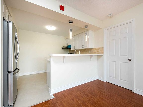 3rd image of 175 Cedar Ave #302